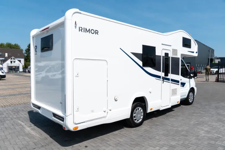 Fahrzeugbild Rimor Evo 5 *5 Personen*Bronze Paket*Truma C6*ISOFIX* #4