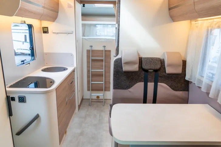 Fahrzeugbild Rimor Evo 5 *5 Personen*Bronze Paket*Truma C6*ISOFIX* #9