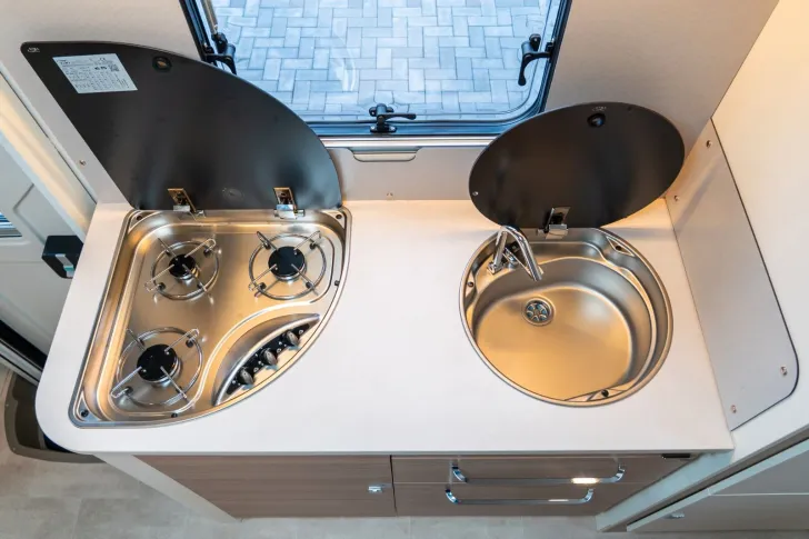 Fahrzeugbild Rimor Evo 5 *5 Personen*Bronze Paket*Truma C6*ISOFIX* #15