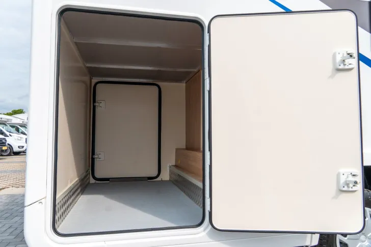 Fahrzeugbild Rimor Evo 5 *5 Personen*Bronze Paket*Truma C6*ISOFIX* #19