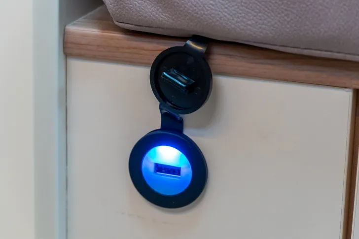 Fahrzeugbild Rimor Evo 5 *5 Personen*Bronze Paket*Truma C6*ISOFIX* #21