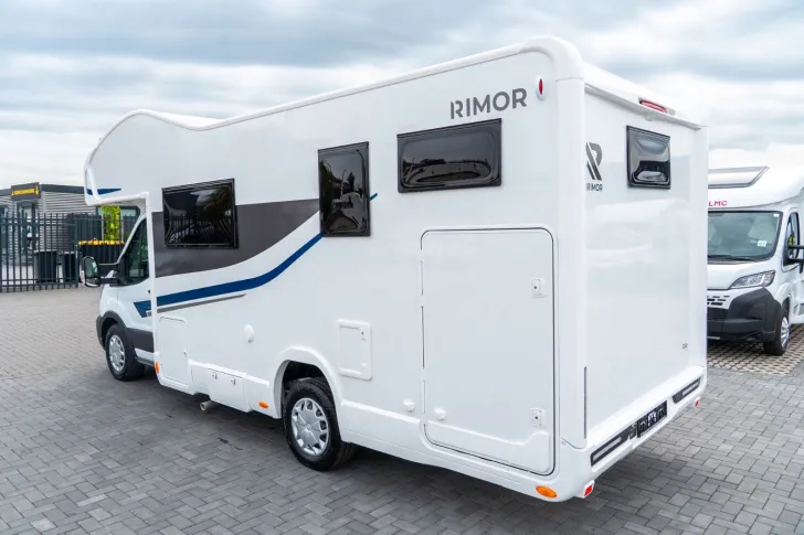 Fahrzeugbild Rimor Evo 5 *5 Personen*Bronze Paket*Automatik*155 PS* #3