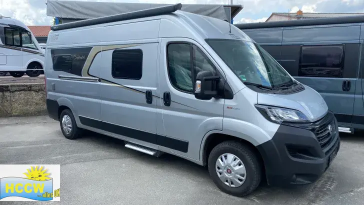 Schräg Vorne Carado Camper Van CV Vlow 600 Markise