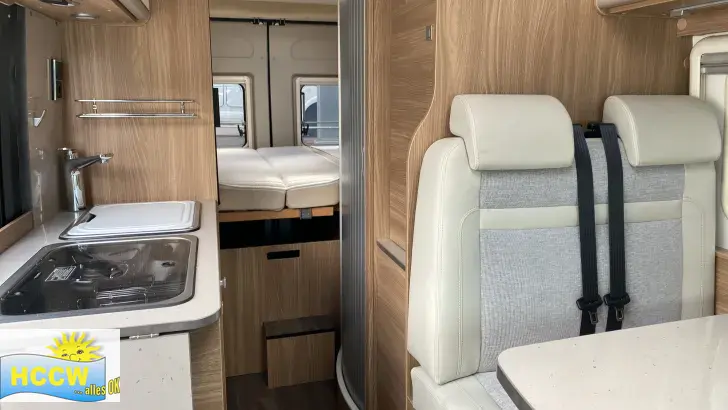 Sicht vorne-hinten Carado Camper Van CV Vlow 600 Markise