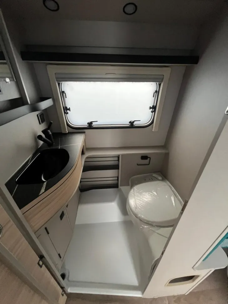 Fahrzeugbild Hymer Eriba Touring 530 HarbourBlue Ed CMT 2026 Angebot!! #7