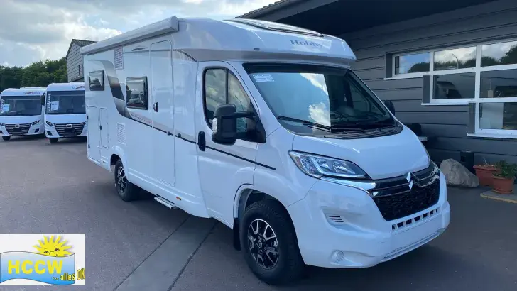 Schräg Vorne Hobby Optima ONTOUR Edition V65 GE TV-SAT Anlage