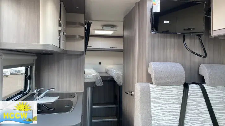 Sicht vorne-hinten Hobby Optima ONTOUR Edition V65 GE TV-SAT Anlage