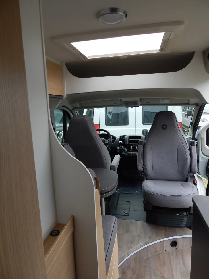 Fahrzeugbild Sunlight Camper Van Cliff 600 Top Preis inkl. Markise #15