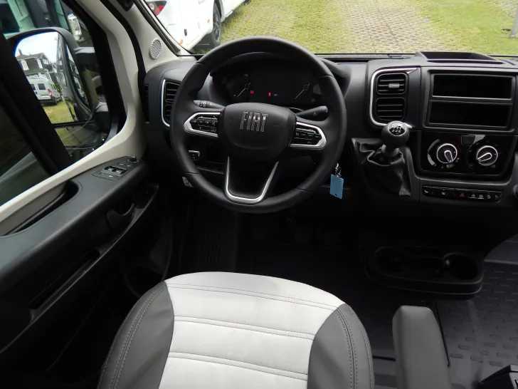 Fahrzeugbild Sunlight Camper Van CLIFF 600 X INTO THE WILD AKTION+MARKISE #10