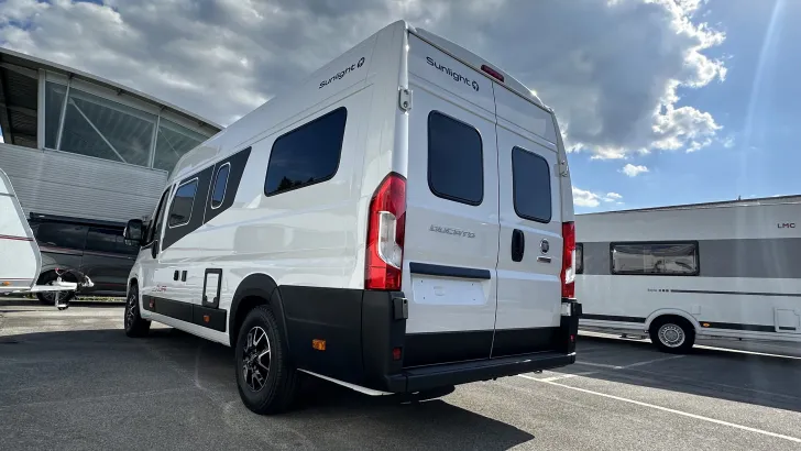 Schräg Hinten Sunlight Camper Van Cliff 640 Adventure Edition