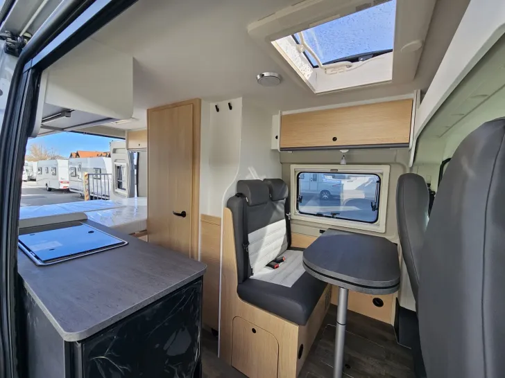 Weitere Betten Sunlight Camper Van Cliff 640 Adventure Edition