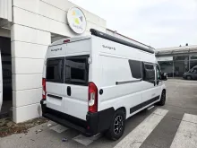 Schräg Vorne Sunlight Camper Van Cliff 600