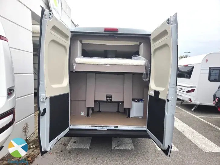 Küchen Bürstner Eliseo C 644 Automatik, Hubbett