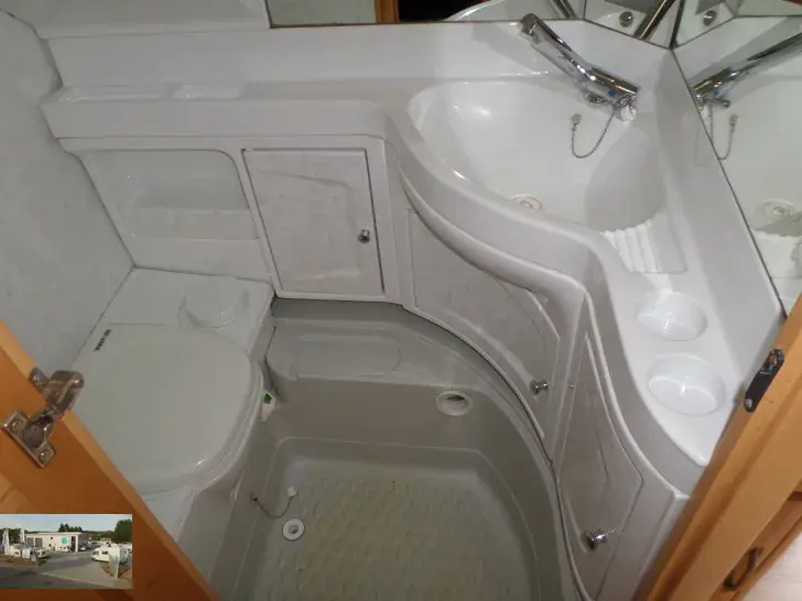 Fahrzeugbild Hobby Exclusive 560 UFf Nr. 119 - Queensbett, RSG #25