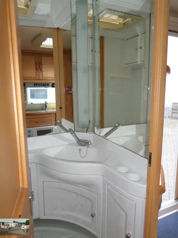 Fahrzeugbild Hobby Exclusive 560 UFf Nr. 119 - Queensbett, RSG #27