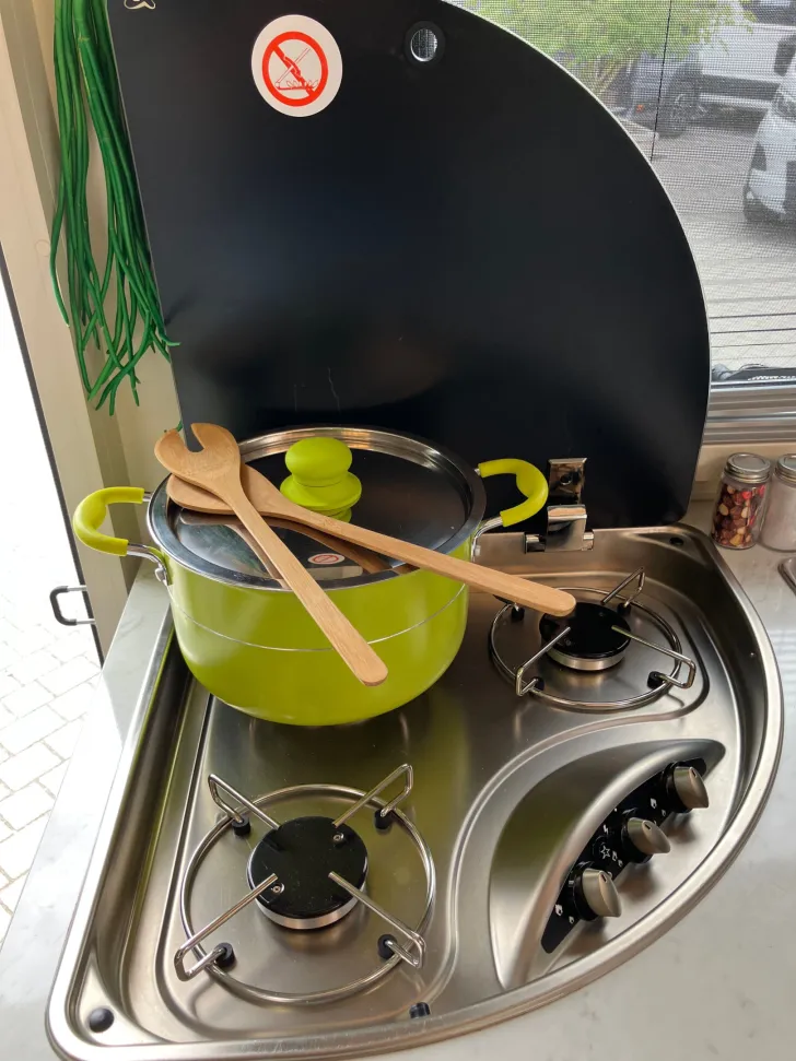 Fahrzeugbild Ahorn Camp T 590 Plus *elektrisches Hubbett* #22
