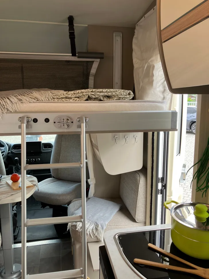 Fahrzeugbild Ahorn Camp T 590 Plus *elektrisches Hubbett* #38