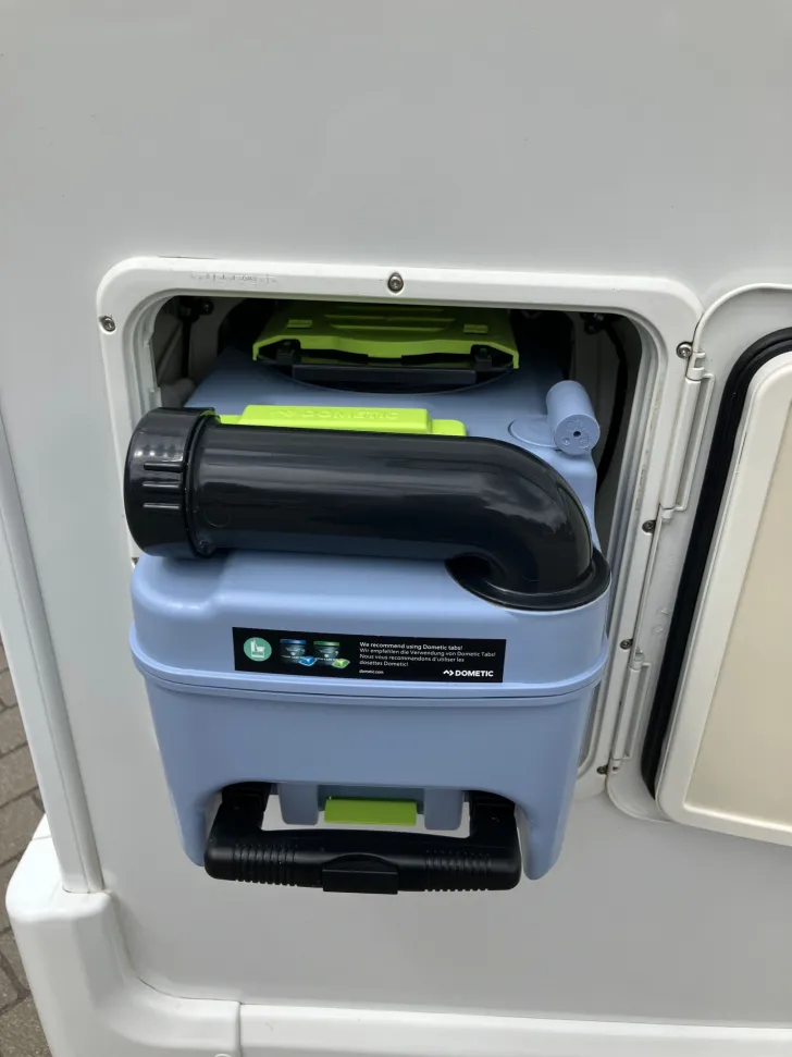 Fahrzeugbild Ahorn Camp T 590 Plus *elektrisches Hubbett* #43