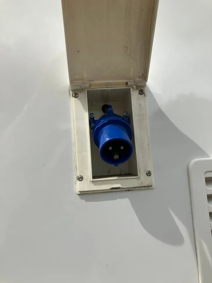 Fahrzeugbild Ahorn Camp T 590 Plus *elektrisches Hubbett* #44
