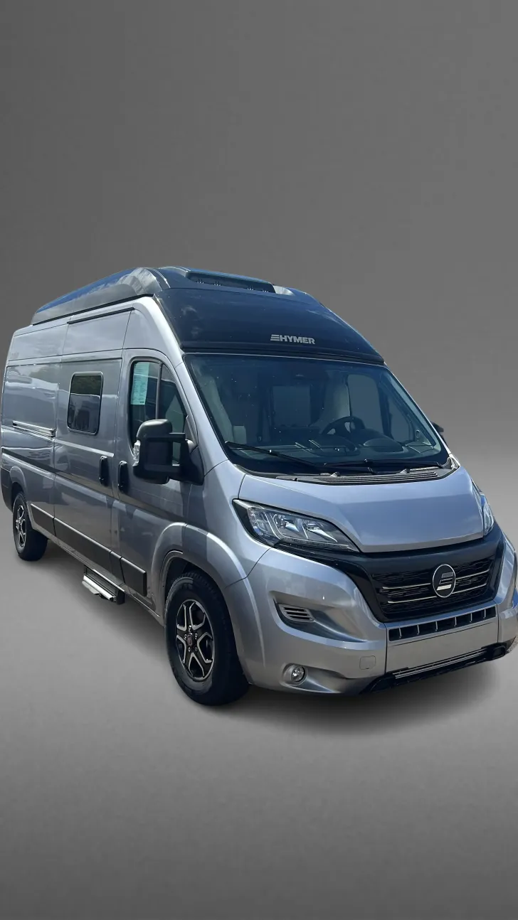 Schräg Vorne Hymer Camper Van Yosemite