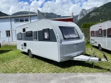 Schräg Vorne Adria Altea 552 PK 60 Years - Jubiläumsmodell