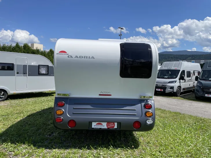Frontal Hinten Adria Action 361 LH