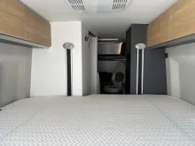 Sicht vorne-hinten Adria Twin 640 SGX 60 Years - Jubiläumsmodell - AUTOMATIK