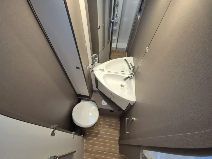 Fahrzeugbild Etrusco T 7.3 SF #10