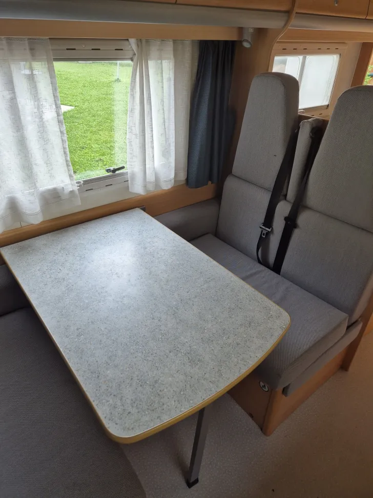 Fahrzeugbild Challenger 100 #10