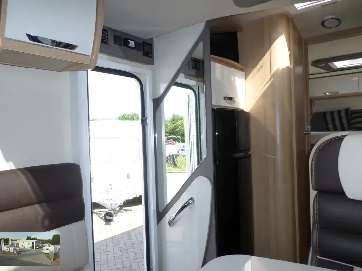 Fahrzeugbild Forster T 741 QB VK 22-Markise, Solar, Queensb. #7