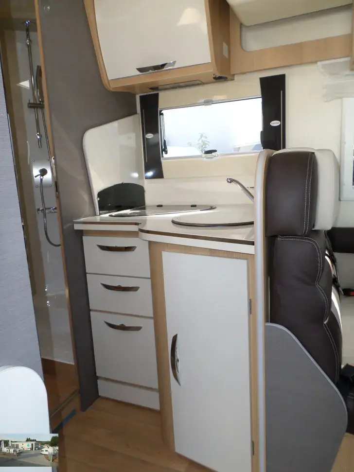 Fahrzeugbild Forster T 741 QB VK 22-Markise, Solar, Queensb. #9