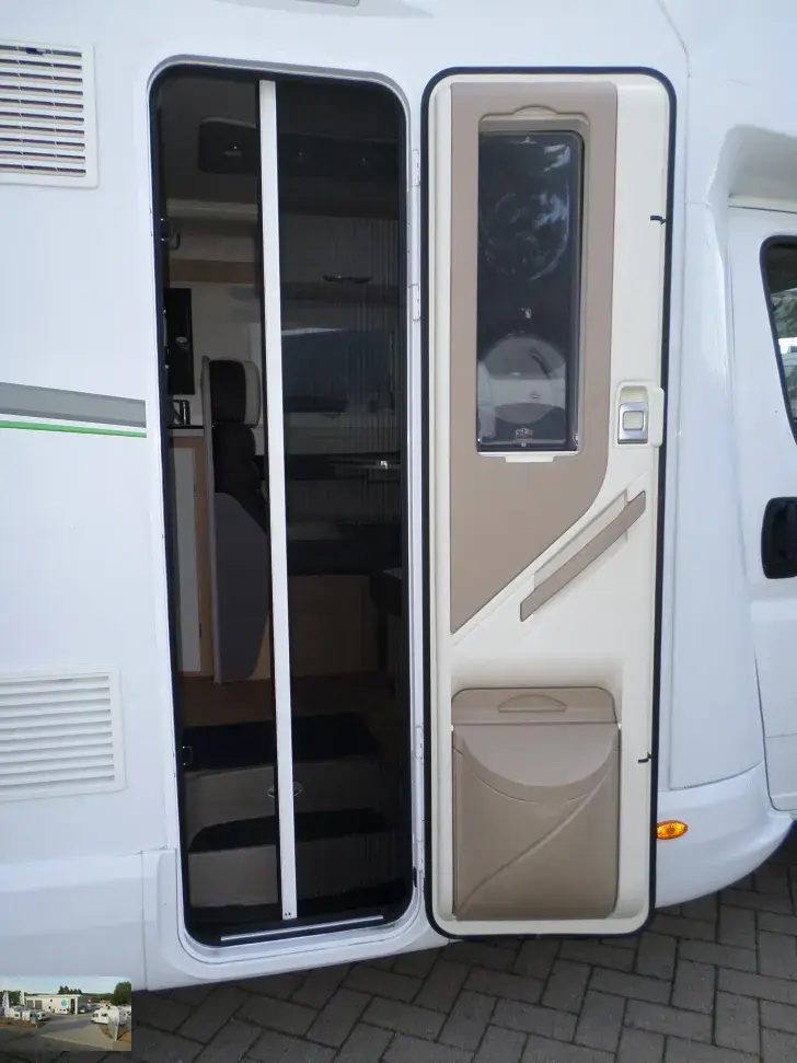 Fahrzeugbild Forster T 741 QB VK 22-Markise, Solar, Queensb. #47