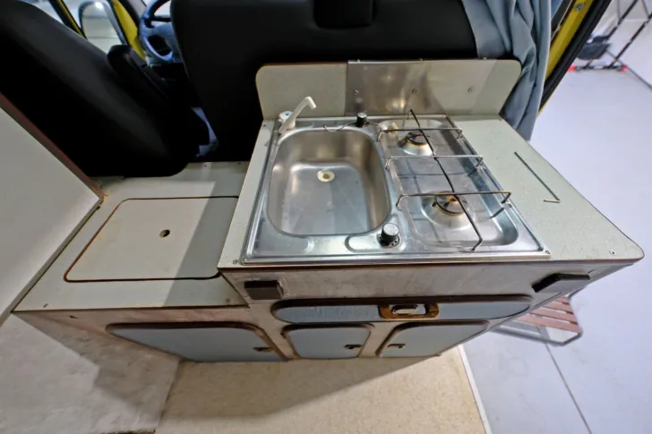 Fahrzeugbild Burow Petite ähn. Ausbau/Hecksitzgruppe/Markise/DPF #10