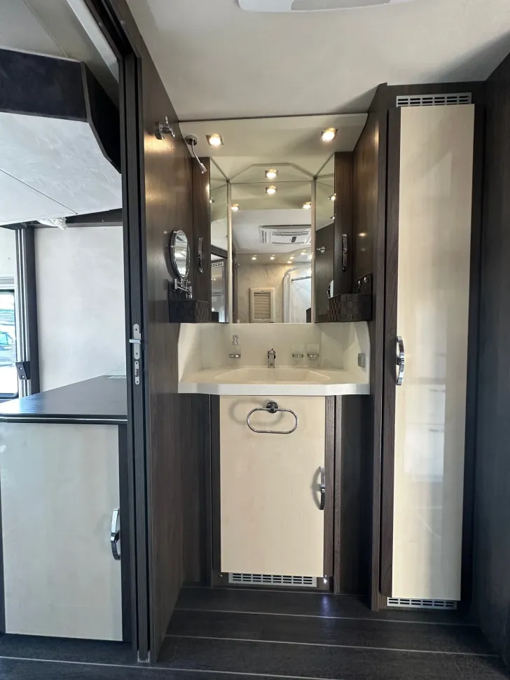 Fahrzeugbild Phoenix TOP-Liner Iveco 8500 BMRSLX Active-Air*AHK*Hubstützen #10