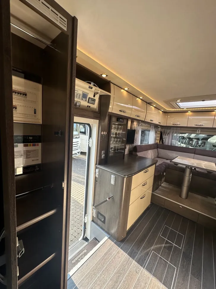 Fahrzeugbild Phoenix TOP-Liner Iveco 8500 BMRSLX Active-Air*AHK*Hubstützen #11