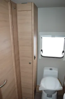 Fahrzeugbild Knaus Südwind 650 PXB 60 YEARS Alde Warmwasserheizung #21