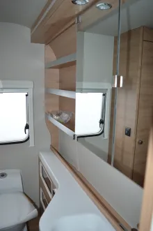 Fahrzeugbild Knaus Südwind 650 PXB 60 YEARS Alde Warmwasserheizung #22