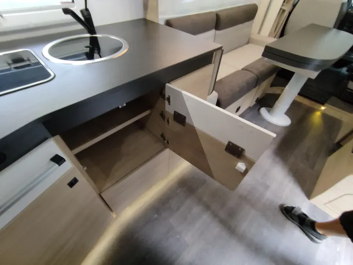 Fahrzeugbild Challenger Teilintegriert 260 Graphite Ultimate Verfügbar nach  Vermietsaison #14