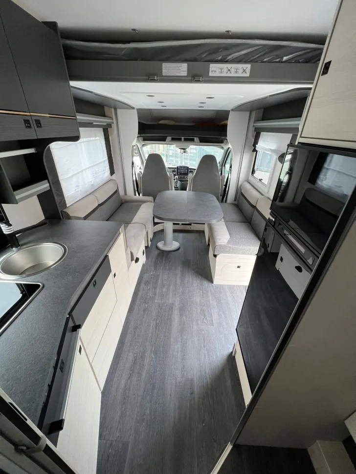 Fahrzeugbild Challenger Teilintegriert 260 Graphite Ultimate Verfügbar nach  Vermietsaison #8