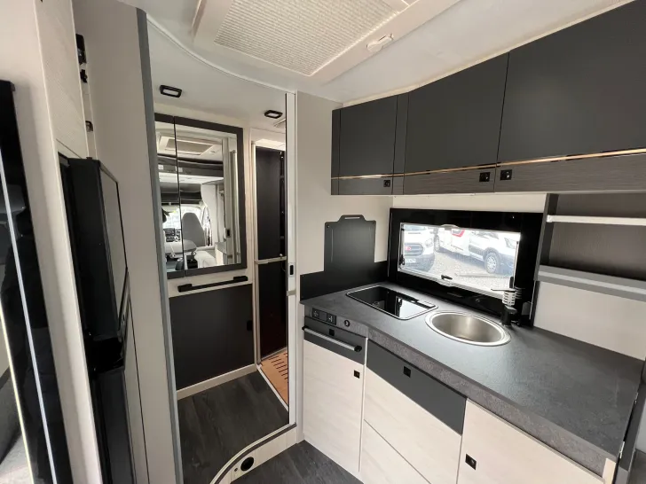 Fahrzeugbild Challenger Teilintegriert 260 Graphite Ultimate Verfügbar nach  Vermietsaison #12
