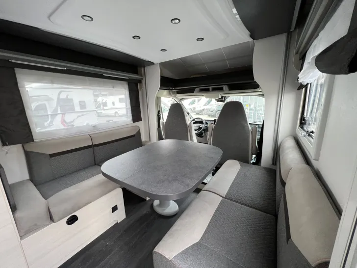 Fahrzeugbild Challenger Teilintegriert 260 Graphite Ultimate Verfügbar nach  Vermietsaison #13
