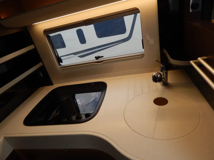 Fahrzeugbild Concorde Carver 844 L EINZELBETTEN+SAT/TV+HUBBETT #11