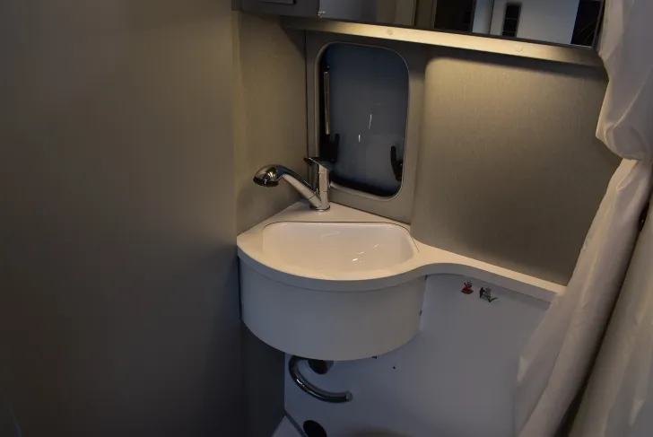 Fahrzeugbild Hymer Free 540 Blue Evolution Schlafdach, Automatik, Navi #24