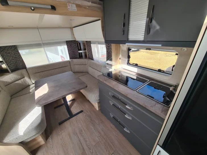 Fahrzeugbild Hobby De Luxe 515 UHL Hubbett #8