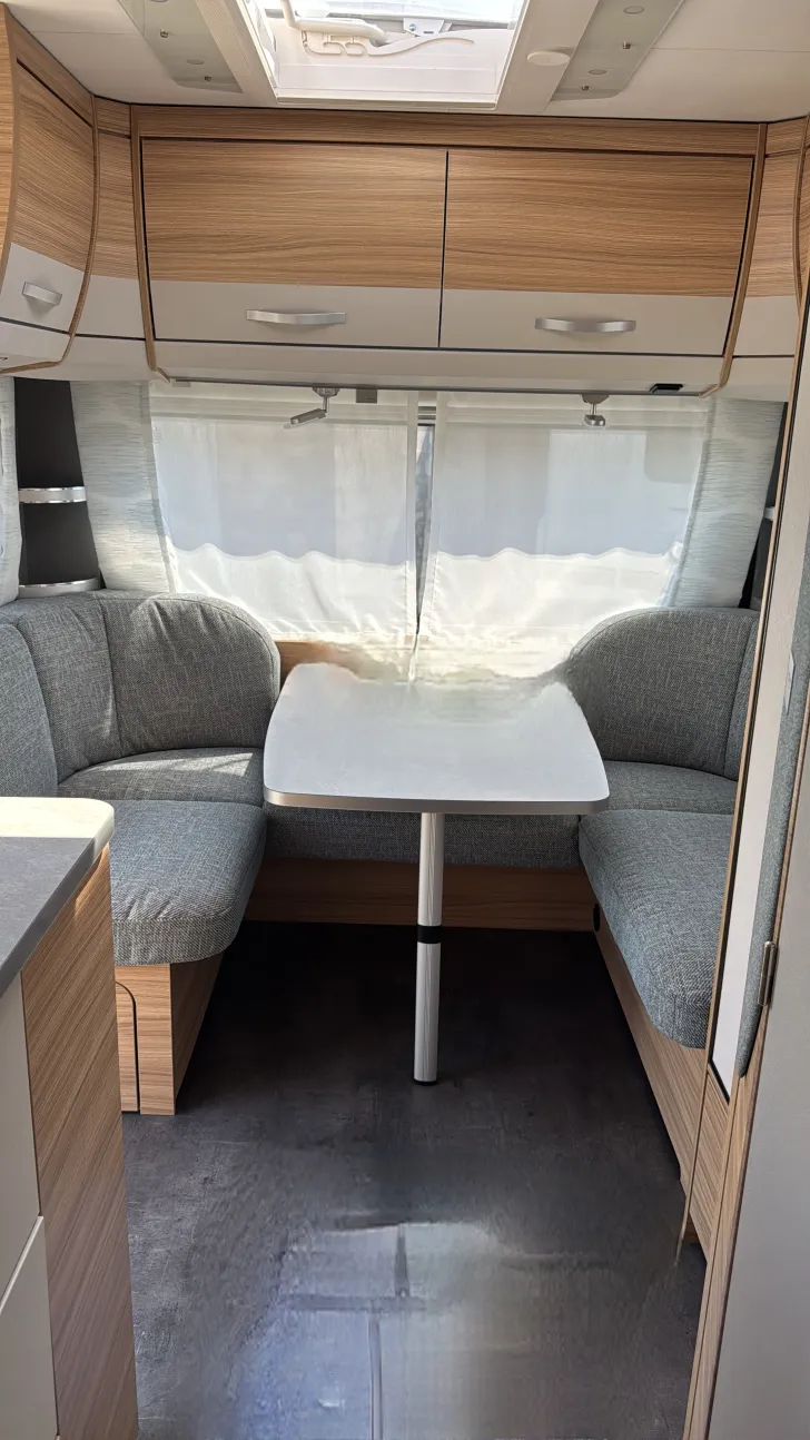 Fahrzeugbild Dethleffs Camper 460 EL #3