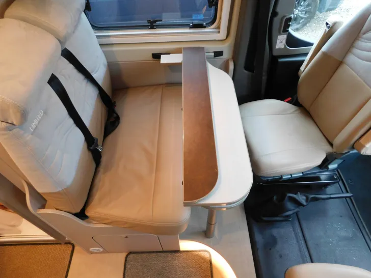 Fahrzeugbild Bürstner Delfin Limited C 621 ---EINZIGARTIG---Schlafdach #12