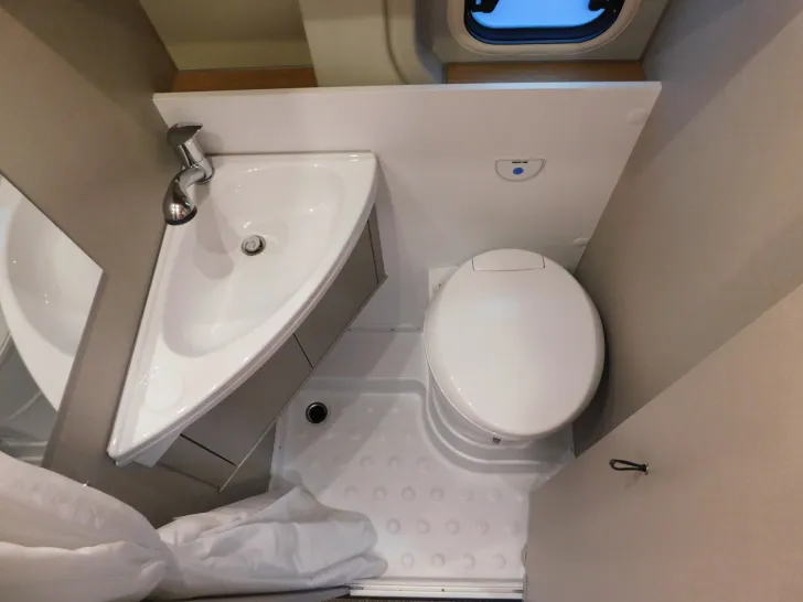 Fahrzeugbild Bürstner Delfin Limited C 621 ---EINZIGARTIG---Schlafdach #17