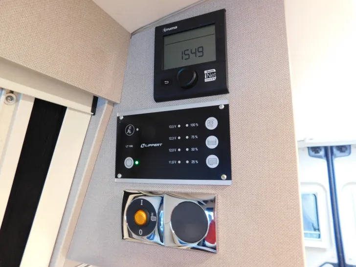 Fahrzeugbild Bürstner Delfin Limited C 621 ---EINZIGARTIG---Schlafdach #26