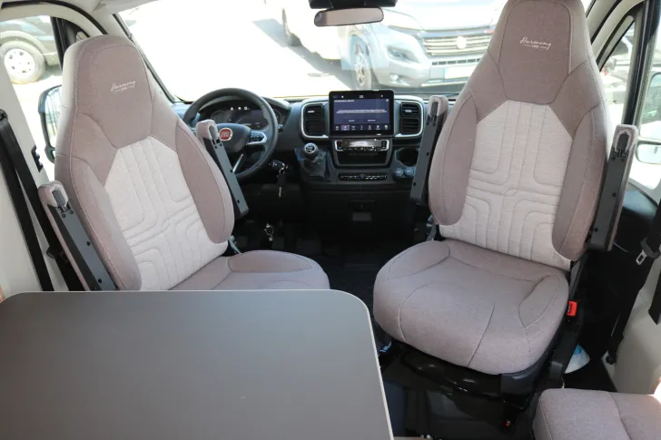 Fahrzeugbild Bürstner Lyseo TD 690 G #6