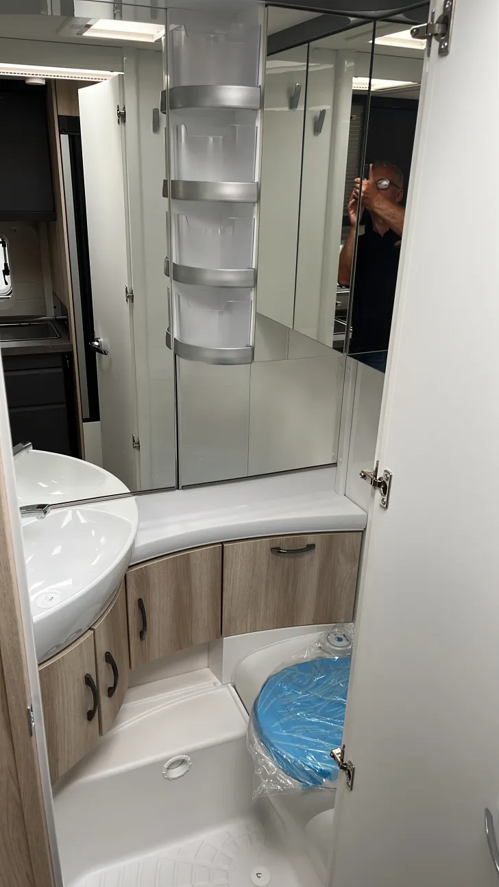 Toilette Hobby De Luxe 495 UL IC-Line Mover, AutarkP